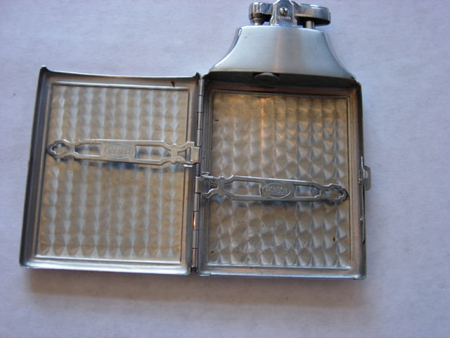 Cigarette Holder with Lighter