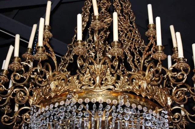 Palatial English Antique Chandelier