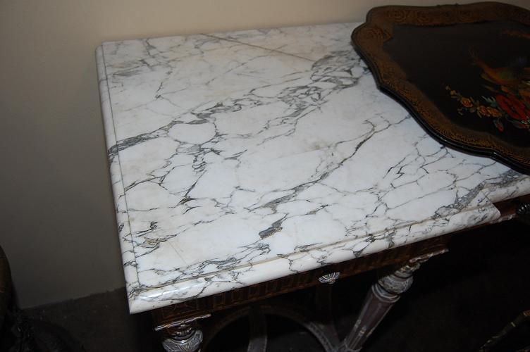 Large English Console
