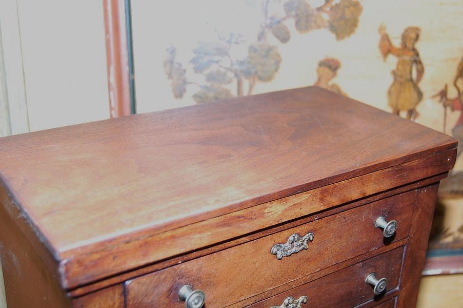Miniature Empire Chest