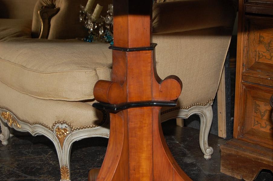 Neo-Classical Center Table