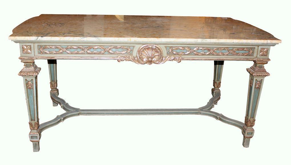 Italian Parcel Gilt Center Table