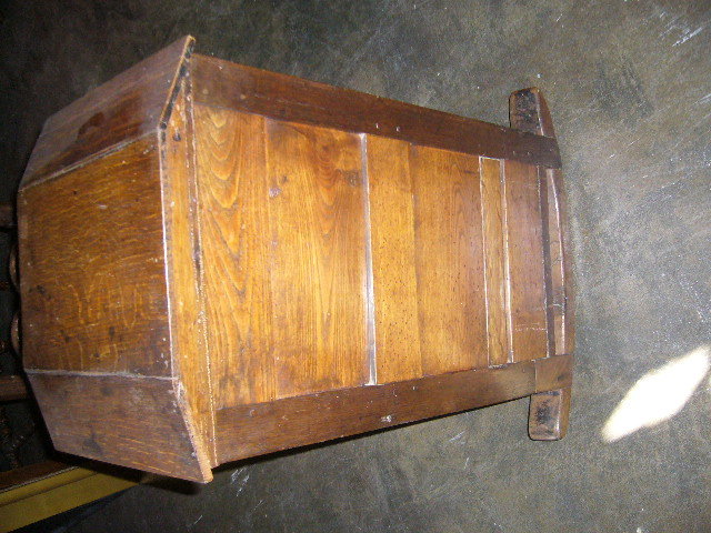 A Very Sweet English Country Oak Cradle