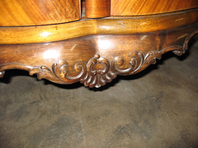 A Handsome English Queen Anne server