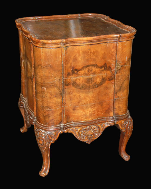 English Queen Anne Lift Top Stand