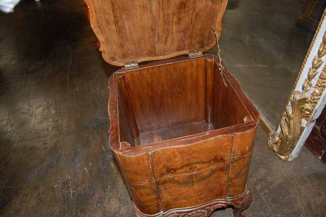 English Queen Anne Lift Top Stand