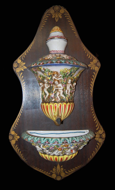 Italian Capodimonte Lava Beau