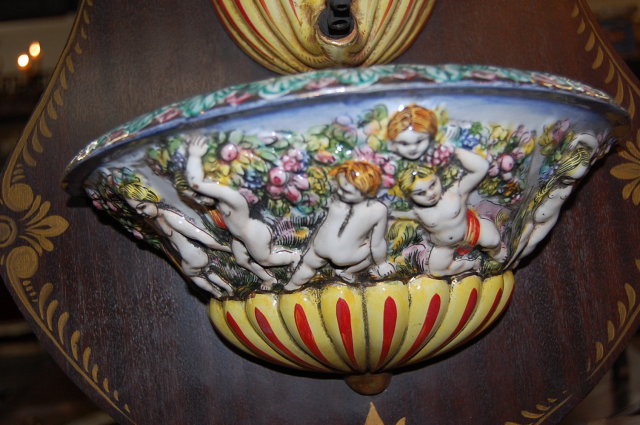 Italian Capodimonte Lava Beau