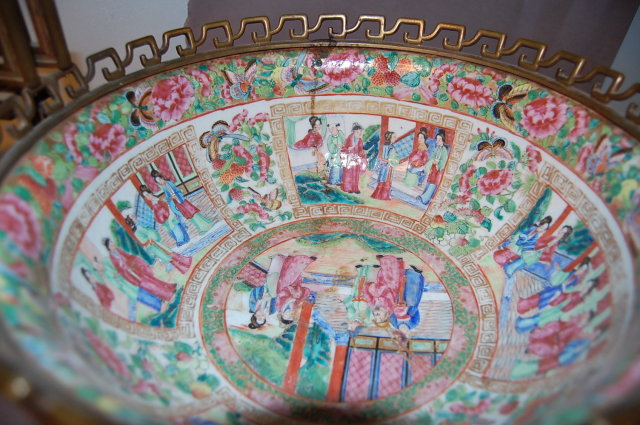 19th Century Chinese Rose Medallion Bowl