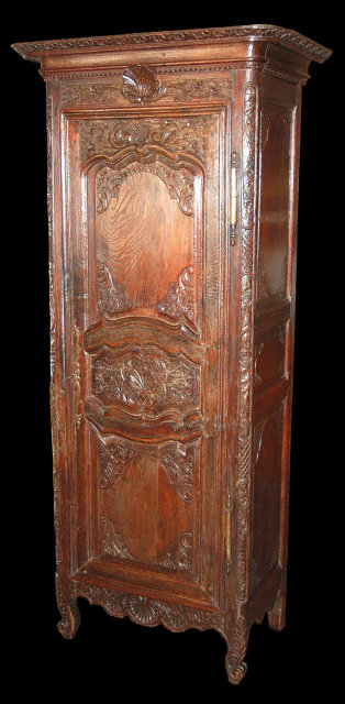 Early 19th Century Carved Oak Panetiere