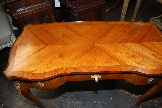 French Kingwood Bureau Plat