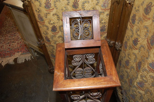 Indian Colonial Umbrella Stand