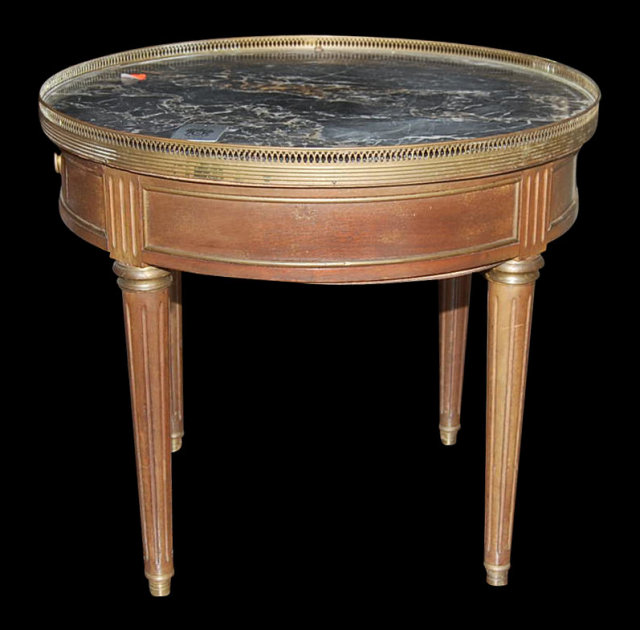 Petite Bouillotte Table
