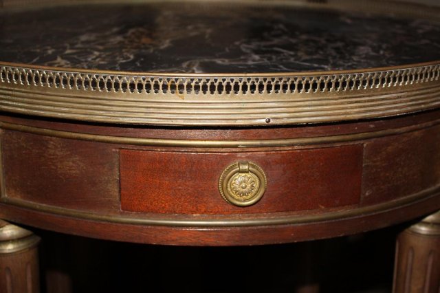 Petite Bouillotte Table