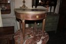 Petite Bouillotte Table