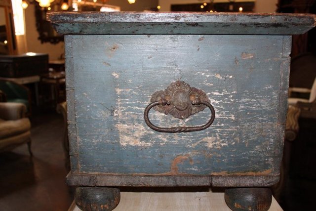 Early Continental Painted Trunk
