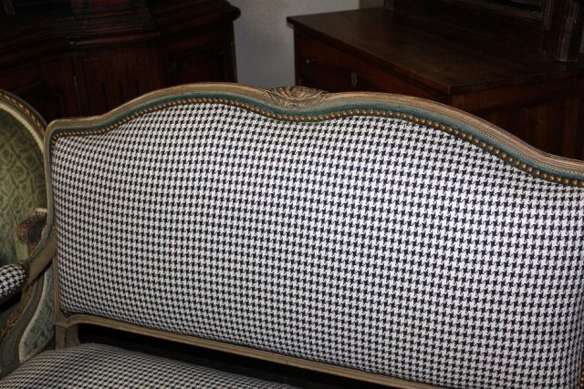 French Louis XVI Settee