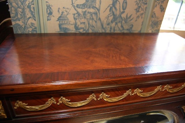 Petite French Vitrine