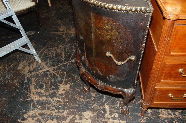 English Decoupage Trunk