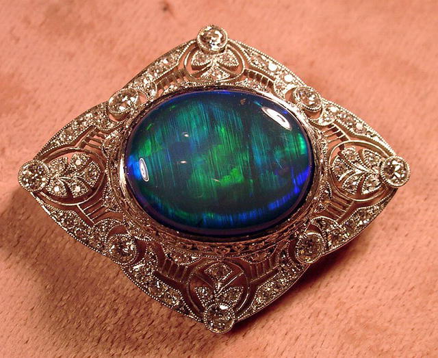 ELEGANT FILIGREE BROOCH 180 DIAMONDS BLACK OPAL 1910