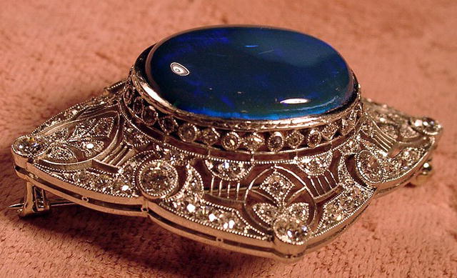 ELEGANT FILIGREE BROOCH 180 DIAMONDS BLACK OPAL 1910