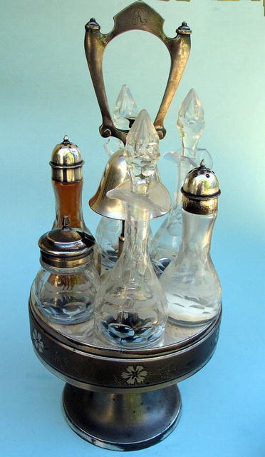 WILCOX SILVER PLATE 6 CRUET CASTOR SET W/ SERVANTS BELL