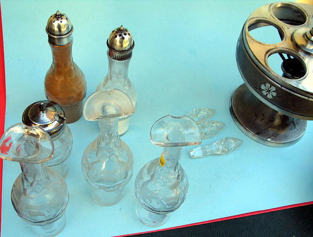 WILCOX SILVER PLATE 6 CRUET CASTOR SET W/ SERVANTS BELL