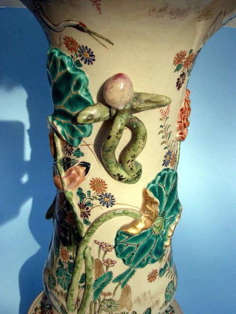 LARGE KINKOZAN HIGH RELIEF VASE WITH BASE SATSUMA