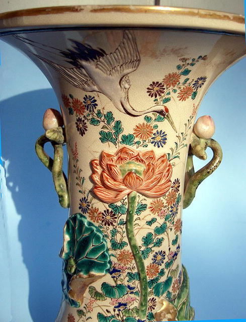 LARGE KINKOZAN HIGH RELIEF VASE WITH BASE SATSUMA