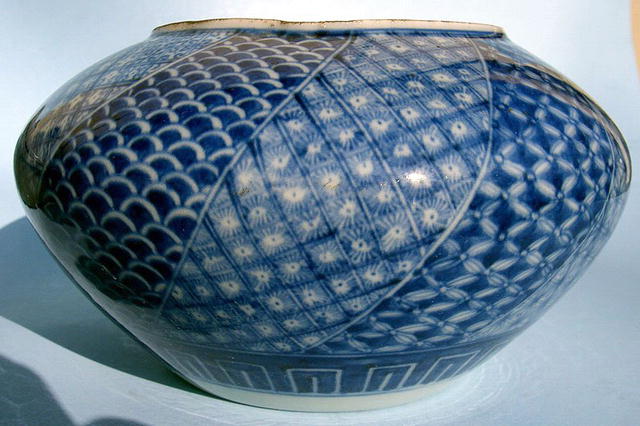 INCREDIBLE HANDPAINTED JAPANESE STUDIO VASE AWESOME