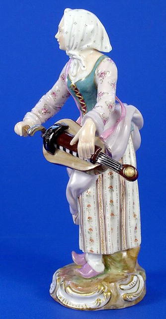 MEISSEN SUPERB WOMAN W/AUTO HARP LARGE