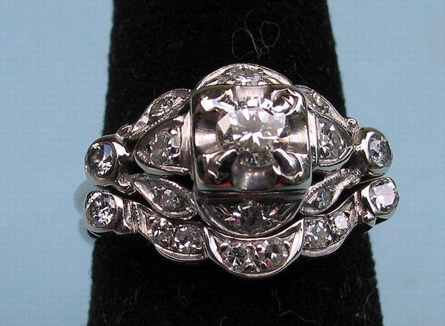 NICE DECO 14K WHITE GOLD RING SET 1+ CARAT 28 STONES
