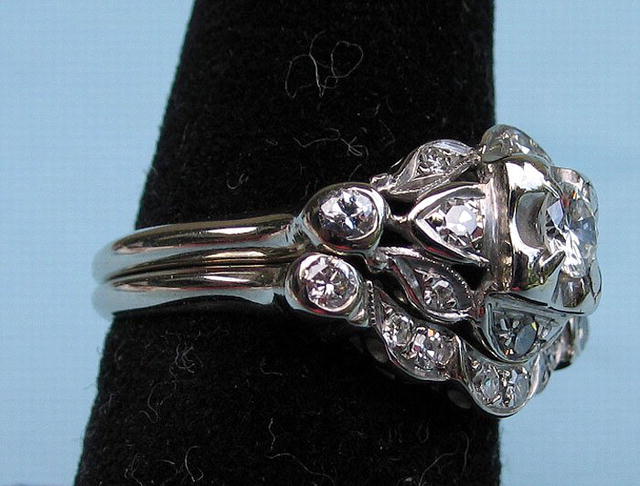 NICE DECO 14K WHITE GOLD RING SET 1+ CARAT 28 STONES