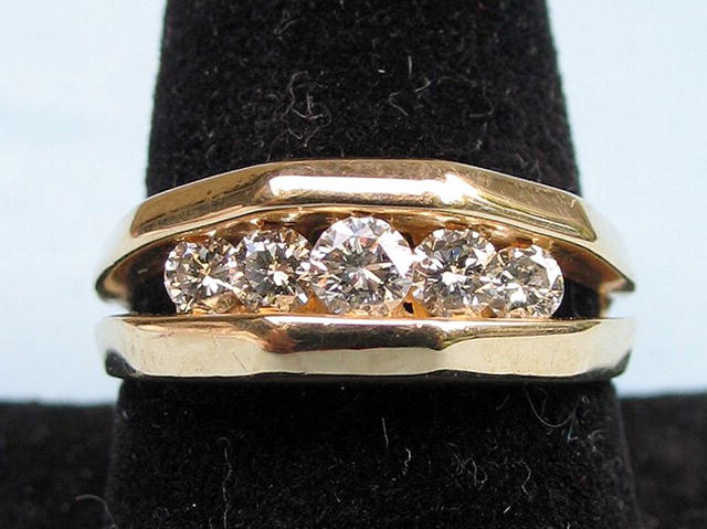 QUALITY 1.25 CARAT DIAMOND RING 14K GOLD CHANNEL SET DIAMOND