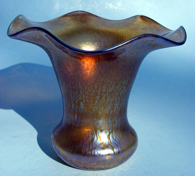 SIGNED LOETZ OIL SPOT VASE STRONG IRIDESCENCE