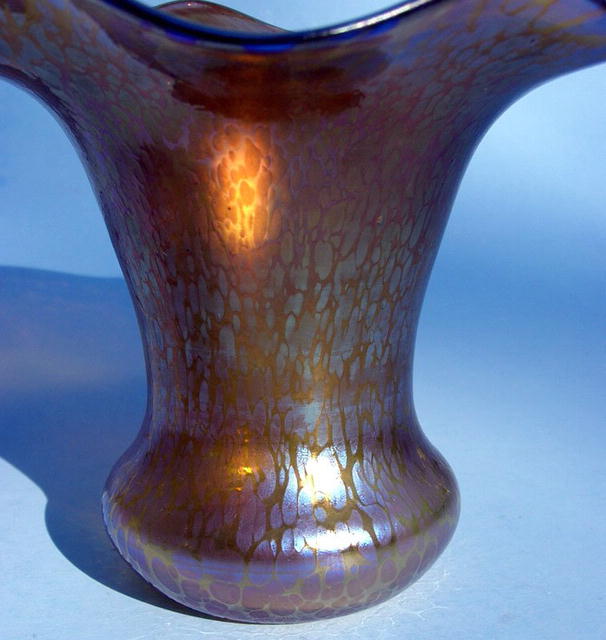 SIGNED LOETZ OIL SPOT VASE STRONG IRIDESCENCE