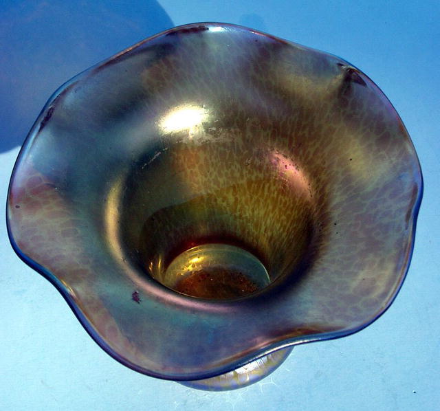 SIGNED LOETZ OIL SPOT VASE STRONG IRIDESCENCE