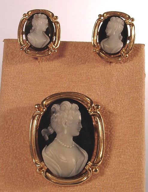 SARDONYX HARDSTONE 14K CAMEO SET EARRINGs PIN