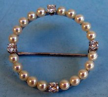 BEAUTIFUL PLATINUM PIN W/ PEARLS DIAMONDS QUALITY WORK