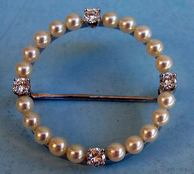 BEAUTIFUL PLATINUM PIN W/ PEARLS DIAMONDS QUALITY WORK