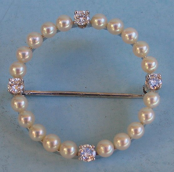 BEAUTIFUL PLATINUM PIN W/ PEARLS DIAMONDS QUALITY WORK