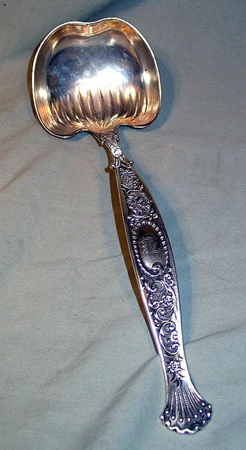 GREAT VICTORIAN / NOUVEAU STERLING PUNCH LADLE DETAIL