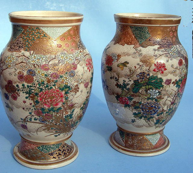 KINKOZAN PAIR OF SATSUMA VASE WITH BIRDS NICE!