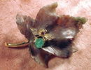 CELLINO 18K CARVED LEAF PIN W/BEE DIAMONDS RUBY EMERALD