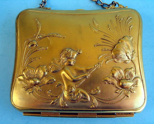 GOLD FILLED ART NOUVEAU PURSE WITH CUPIDS AND FLORALS