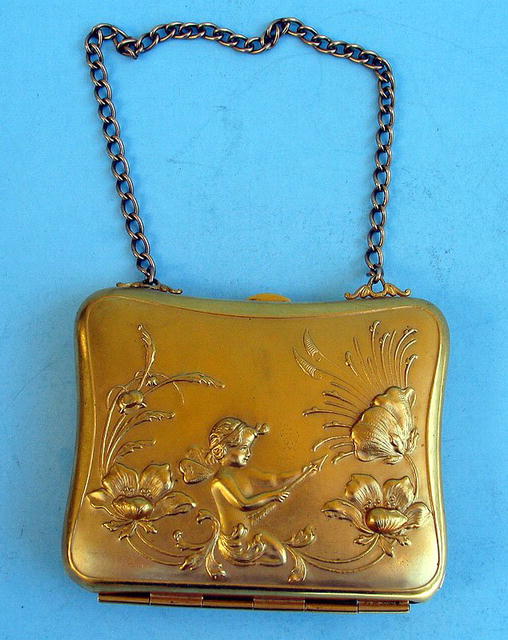 GOLD FILLED ART NOUVEAU PURSE WITH CUPIDS AND FLORALS