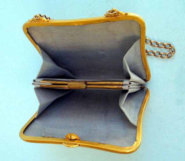 GOLD FILLED ART NOUVEAU PURSE WITH CUPIDS AND FLORALS