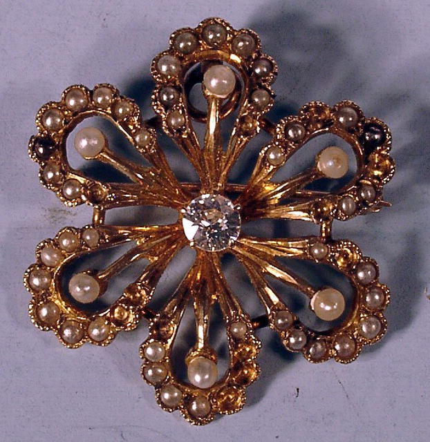 14K STARBURST SEED PEARL AND 1/4 CARAT DIAMOND PIN