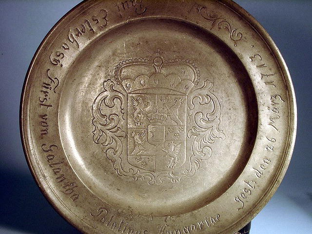 DATED PEWTER BIRTH PLATE 1713 FAMILY CREST NICE