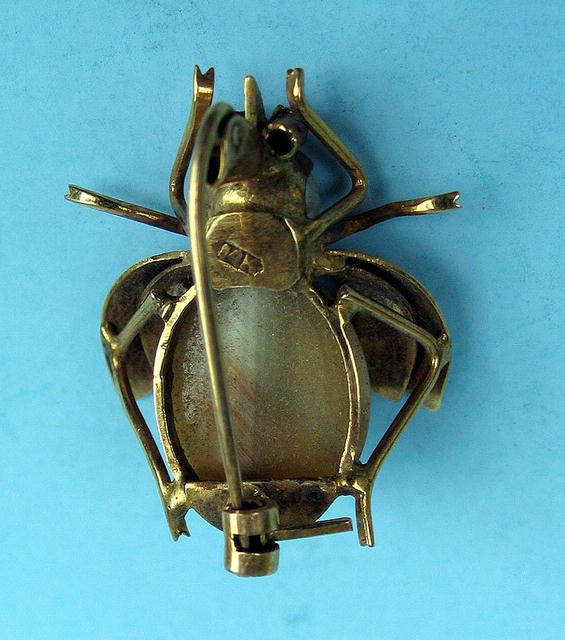 FINE 14K GOLD BUG WITH TIGERS EYE PEARL BODY RUBY EYES